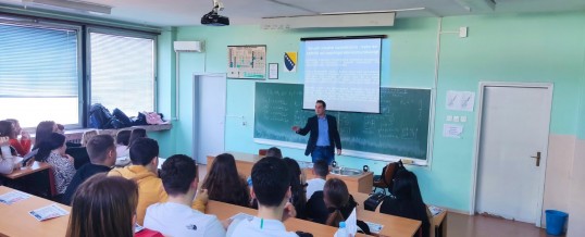 U okviru kampanje “Sigurni na mreži” održana predavanja u Gimnaziji Meša Selimović u Tuzli