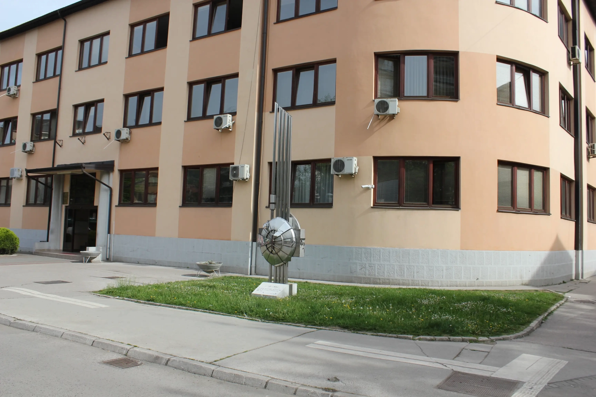 Komisija za izbor - Obavještenje o listama održanog testa fizičkih sposobnosti za čin "policajac" i "mlađi inspektor" u Upravi policije MUP-a TK