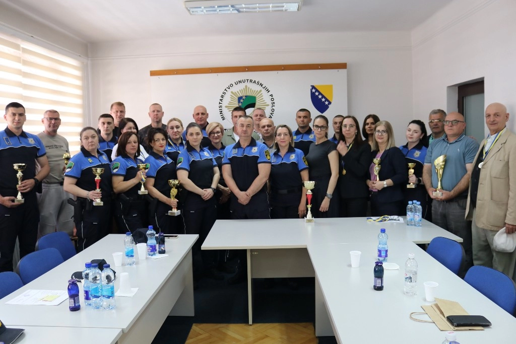 Sportske aktivnosti povodom Dana policije TK-a i dodjela pehara najboljim učesnicima