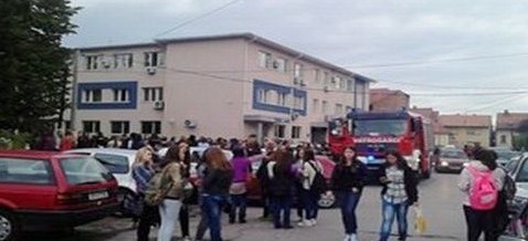 Uprava policije MUP TK – KT Tuzla podnesen izvještaj protiv tri srednjoškolca zbog lažnih dojava